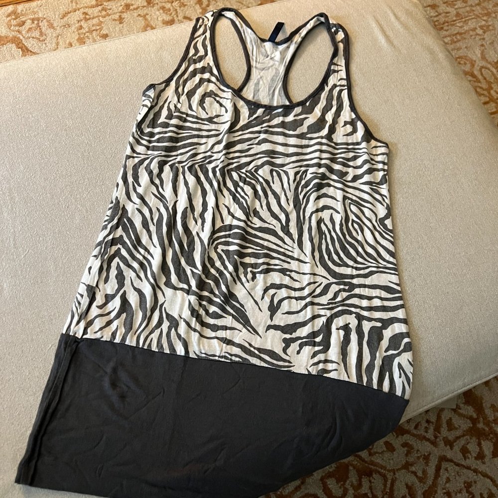 Gray & White Zebra Tunic Top/Dress Sz M EUC - Picture 2 of 5